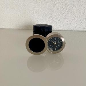 Réveil de style Caravelle noir R122